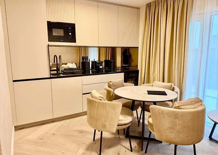 Apartman Luxury Legrand With Garden Bécs