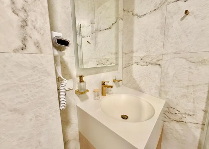 Luxury Legrand With Garden Apartman