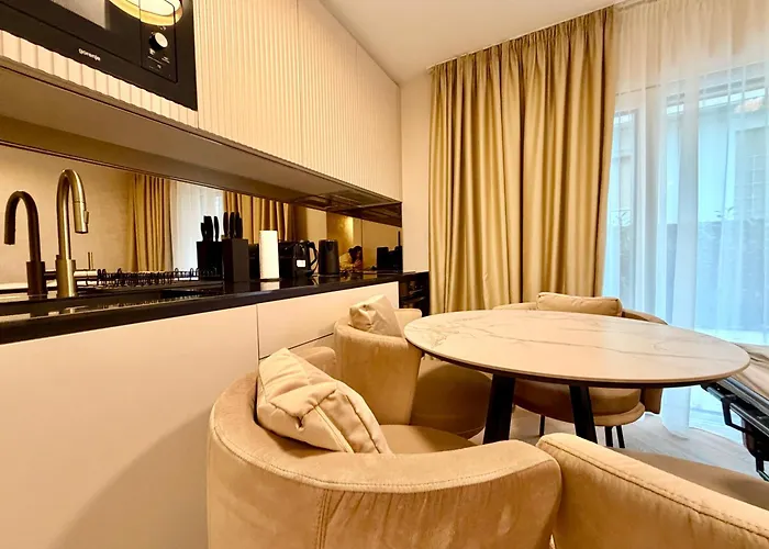 Luxury Legrand With Garden Apartman
