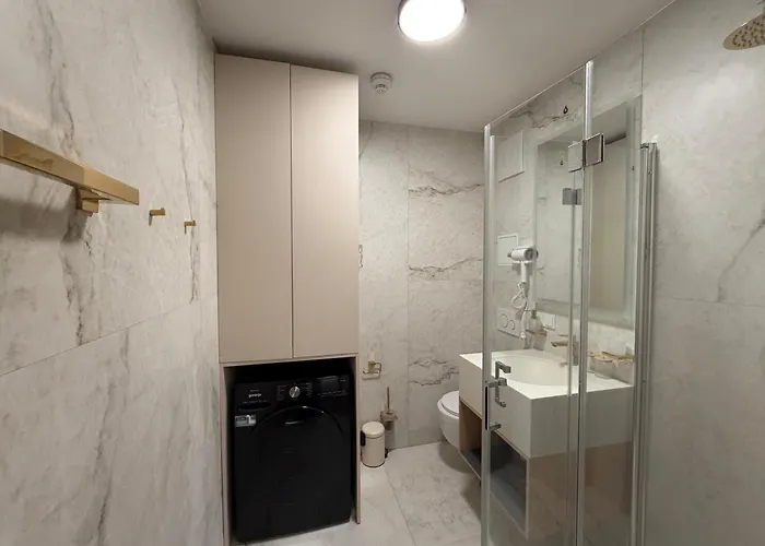 Apartman Luxury Legrand With Garden Bécs