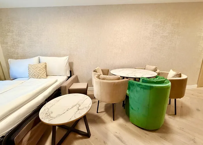 Apartman Luxury Legrand With Garden Bécs