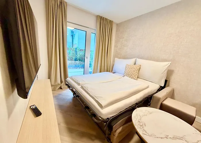 Luxury Legrand With Garden Apartman